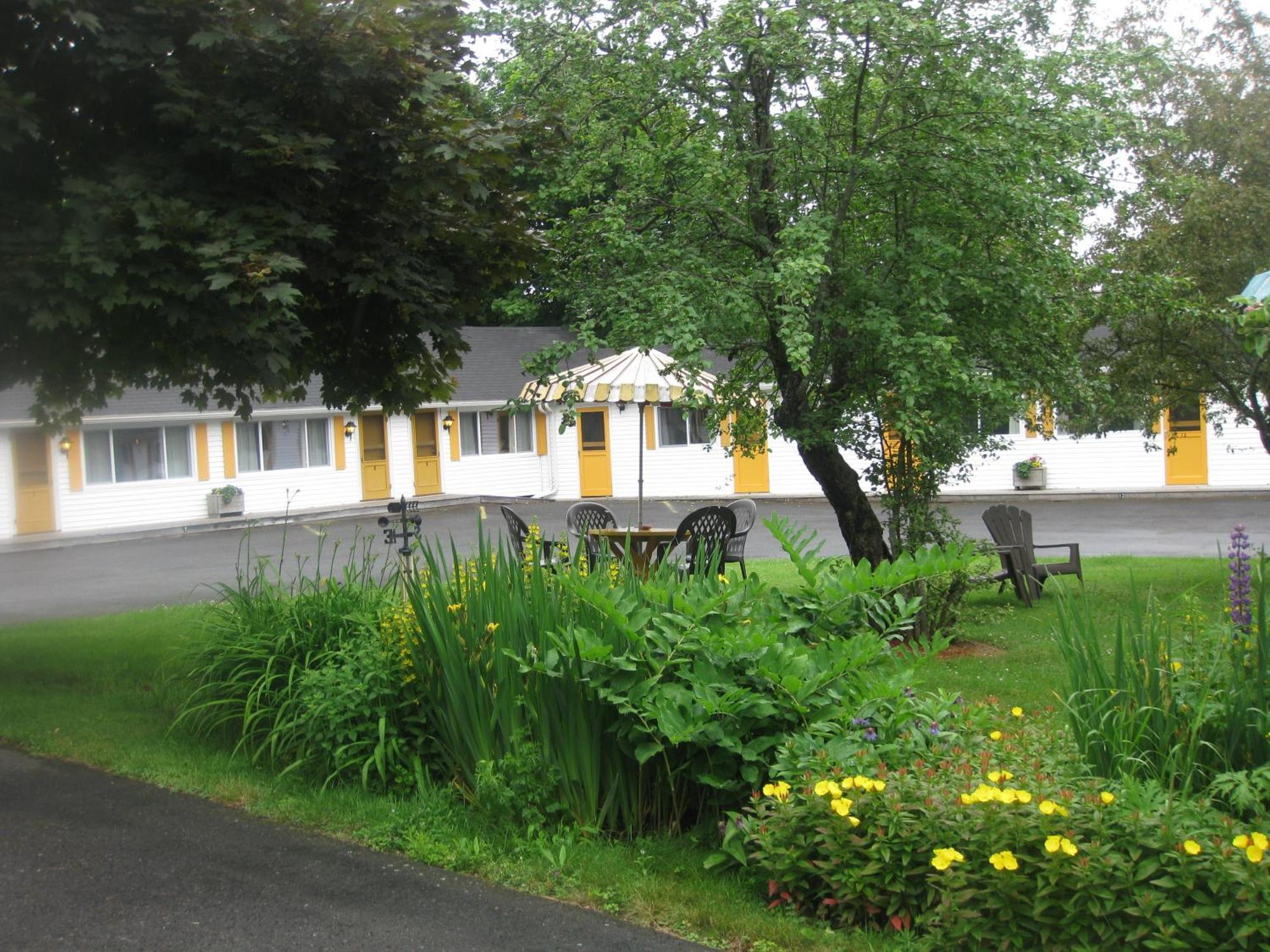 Picket Fence Motel St. Andrews By The Sea Exterior photo