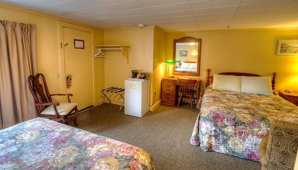 Picket Fence Motel St. Andrews By The Sea Exterior photo