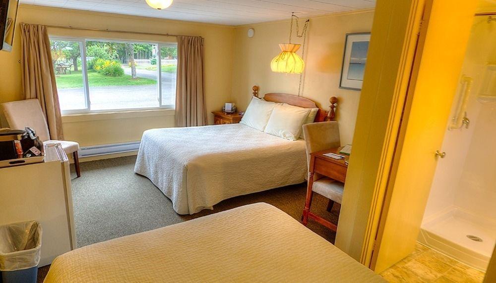 Picket Fence Motel St. Andrews By The Sea Exterior photo