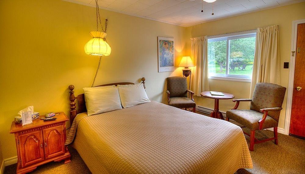 Picket Fence Motel St. Andrews By The Sea Exterior photo